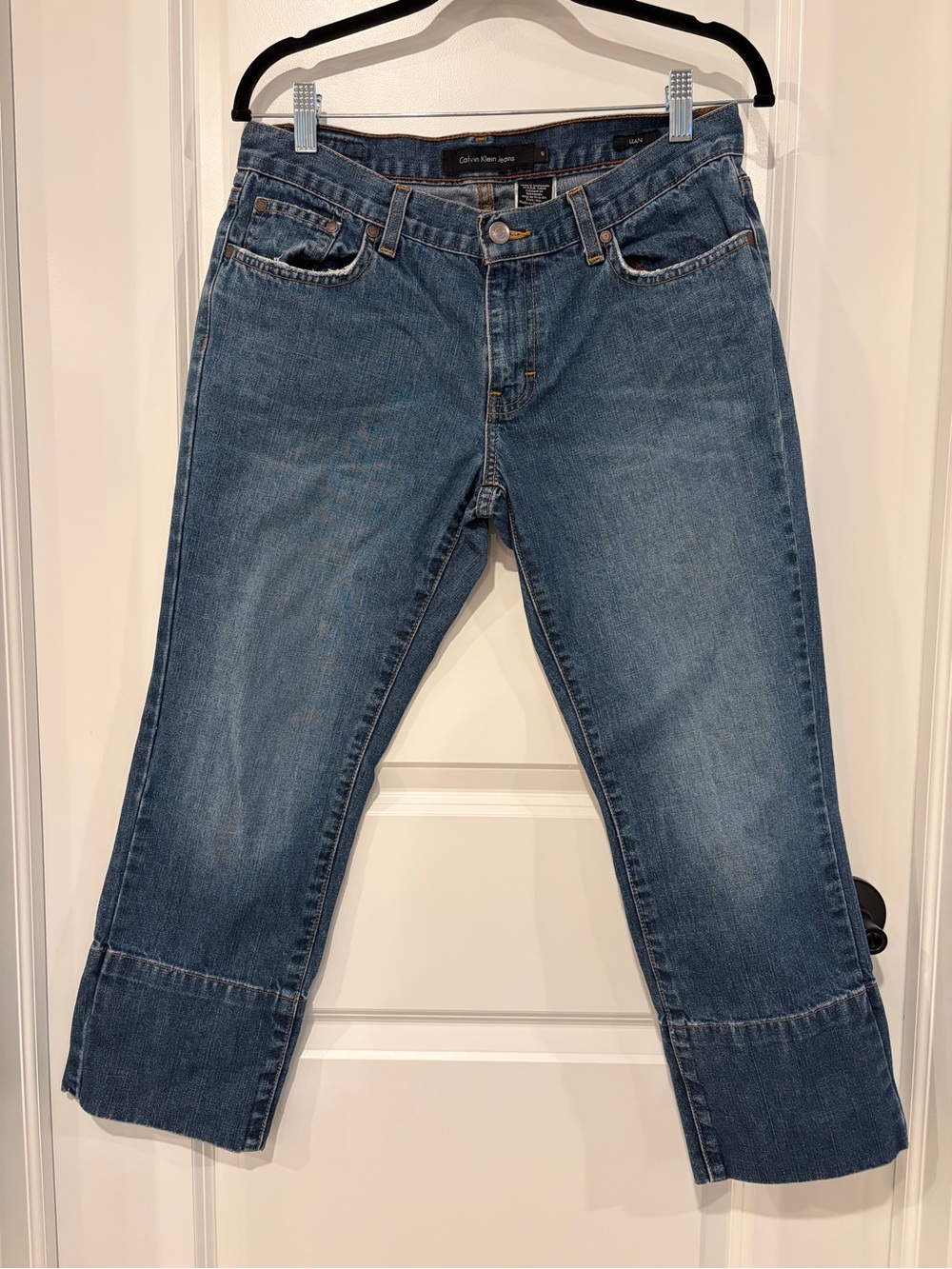 Calvin Klein Jeans Wide Cuff Straight Leg Cropped Jeans Medium Wash Size 6